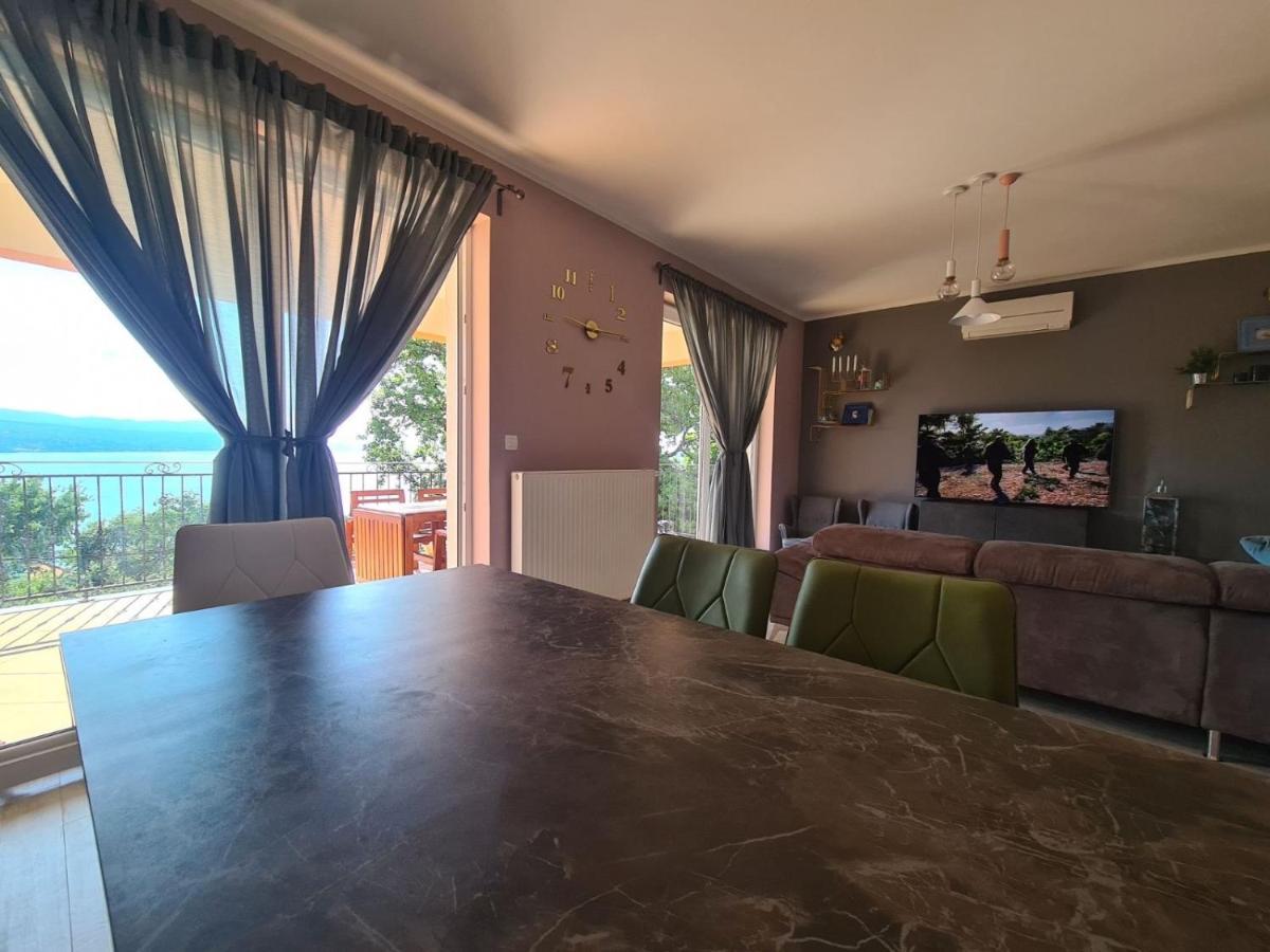 Family Apartment Nekic Opatija Ngoại thất bức ảnh